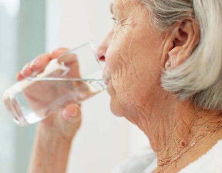 High temperatures pose a significant health challenge for the entire population, but their effects can be particularly serious for people living with Alzheimer’s disease.